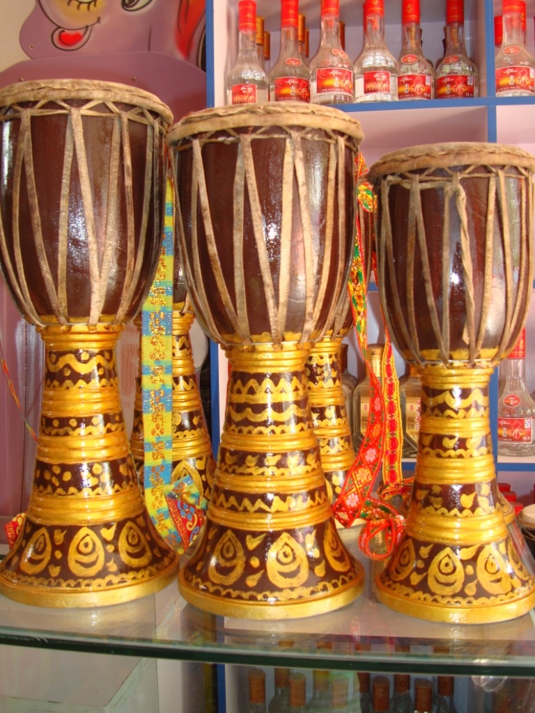 傣族传统民间工艺品有哪些(傣族传统民间工艺品有哪些图片)